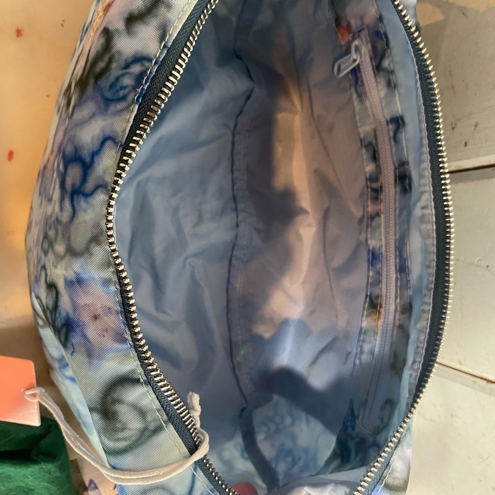 BAGGU X COLLINA STRADA MEDIUM NYLON CRESCENT BAG - BLUE THORNS - Picture 6 of 7